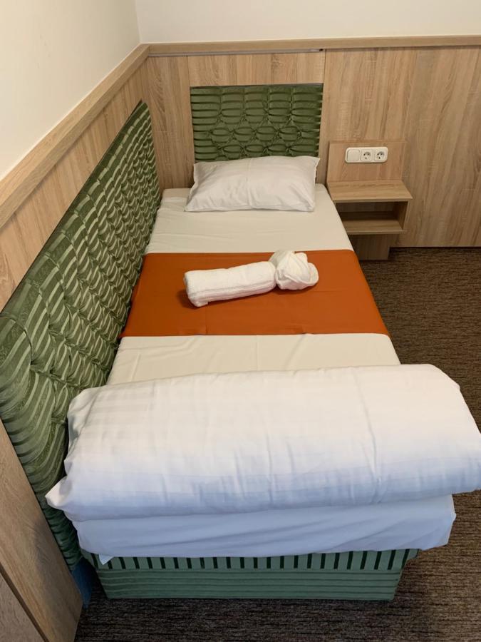 Varfal Wellness Panzio Pécs Exterior foto